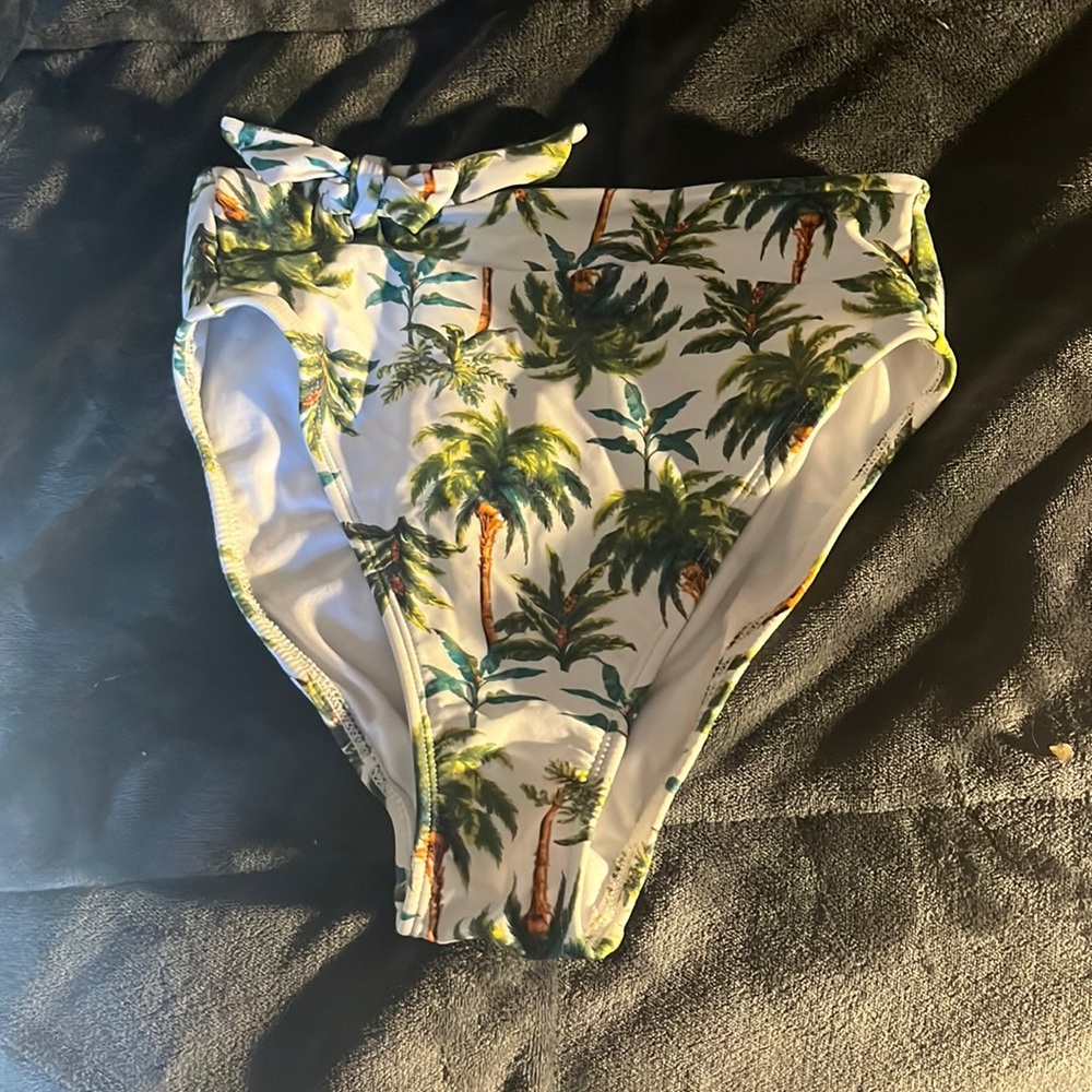 I’m selling high rise and cheeky bikini bottoms! They are from Walmart.